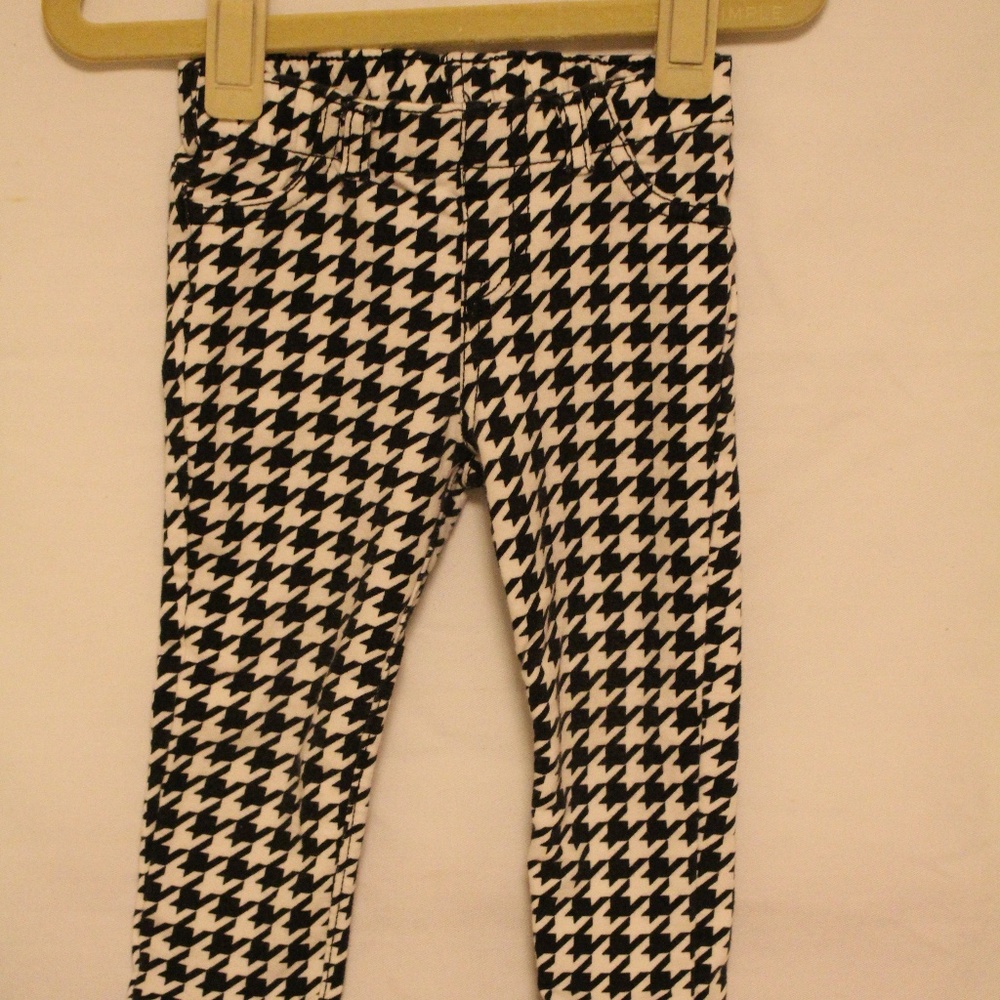 Cat & Jack Black and White Houndstooth Leggings